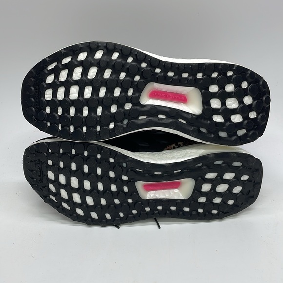 Adidas Womens Ultraboost 1.0 ID4373 Black Running Shoes Sneakers - Picture 4 of 5